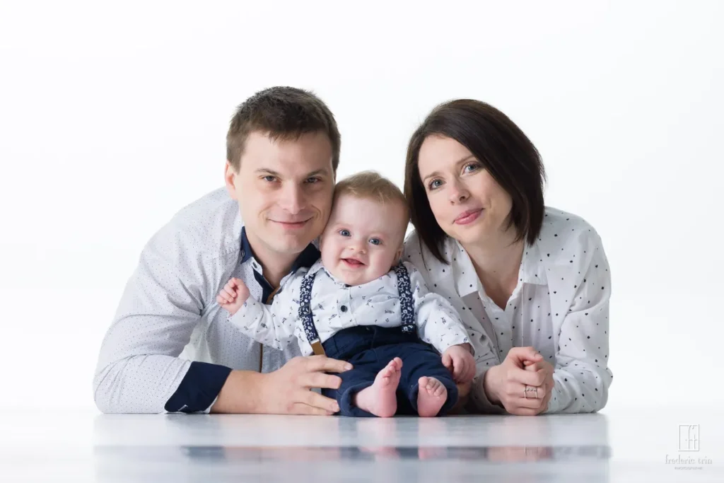 Séance photo famille en studio à Étoile-sur-Rhône - Frédéric Trin photographe