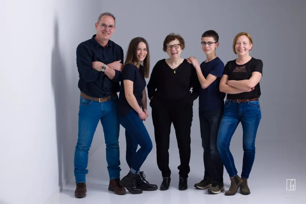 Séance photo famille en studio à Montélier - Frédéric Trin photographe